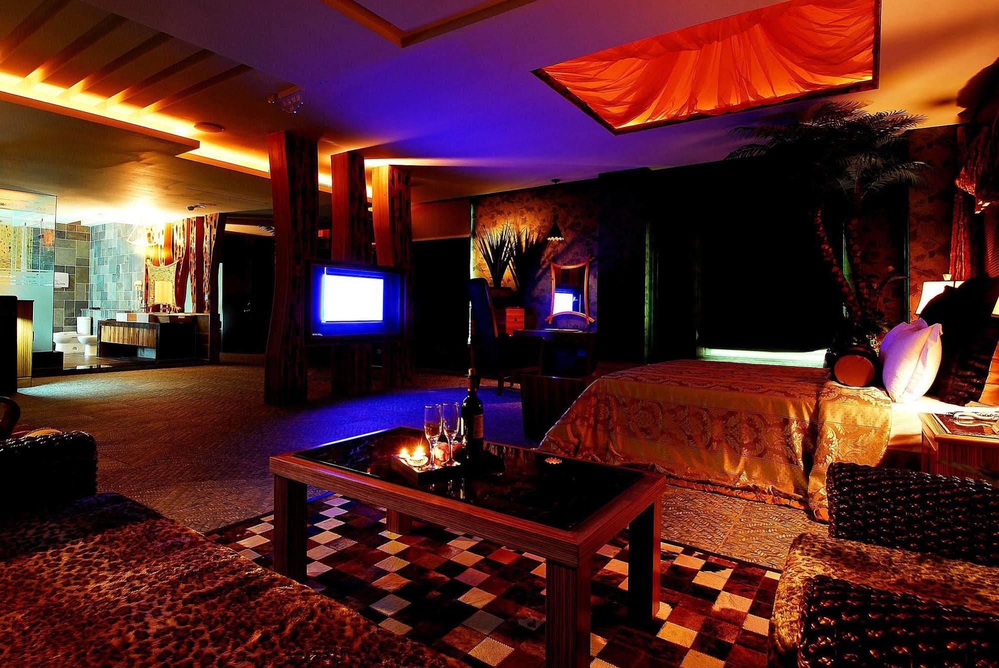 All-Ur Boutique Motel -Chia Yi Branch Chiayi Extérieur photo