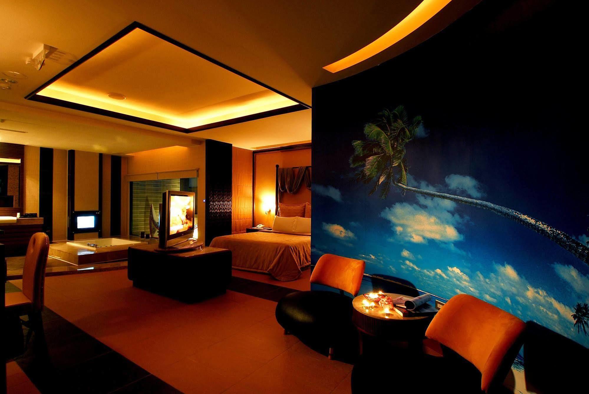 All-Ur Boutique Motel -Chia Yi Branch Chiayi Extérieur photo