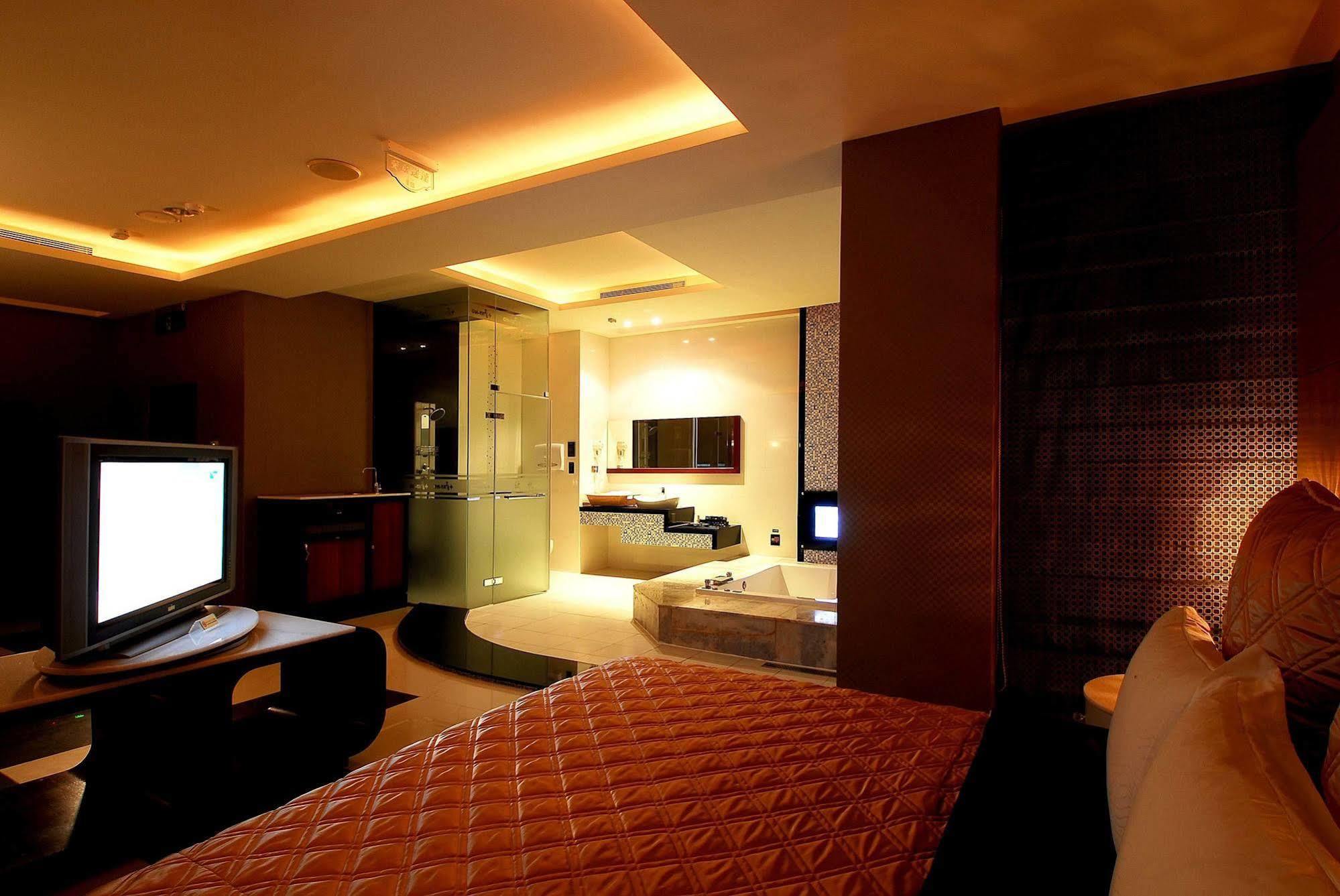 All-Ur Boutique Motel -Chia Yi Branch Chiayi Extérieur photo