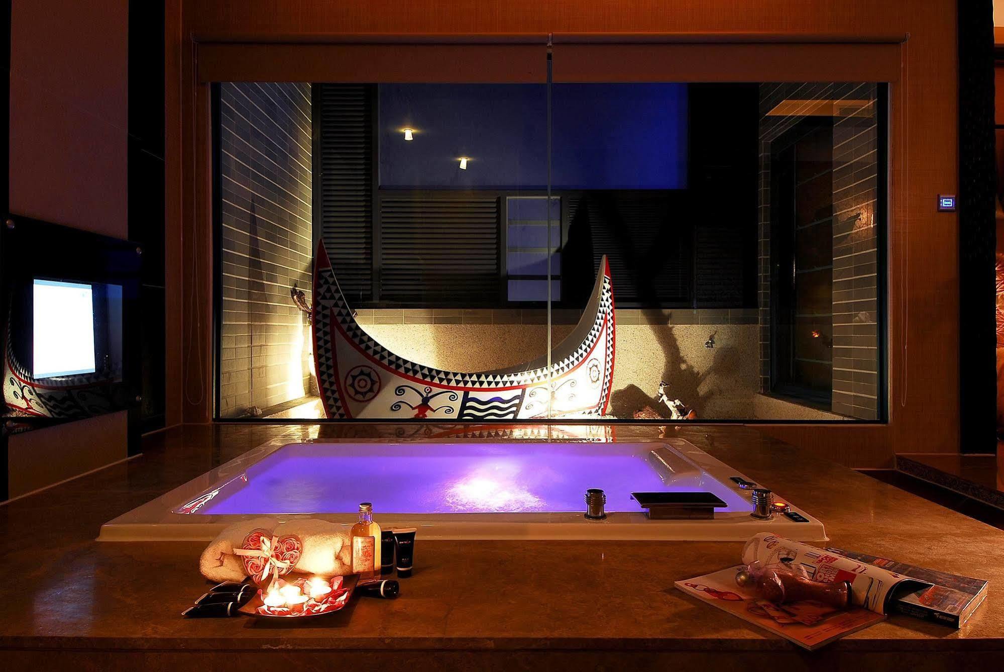 All-Ur Boutique Motel -Chia Yi Branch Chiayi Extérieur photo