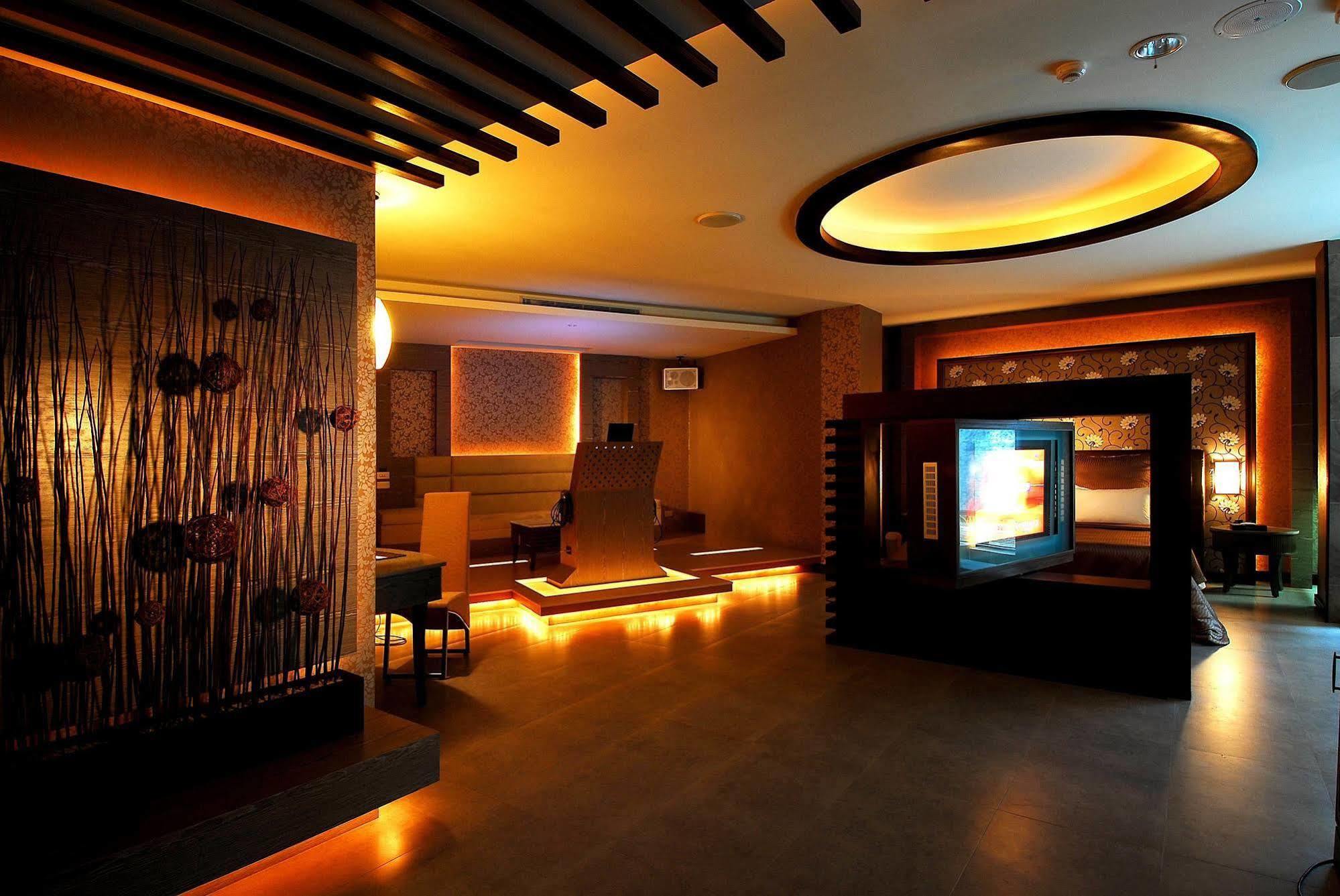 All-Ur Boutique Motel -Chia Yi Branch Chiayi Extérieur photo