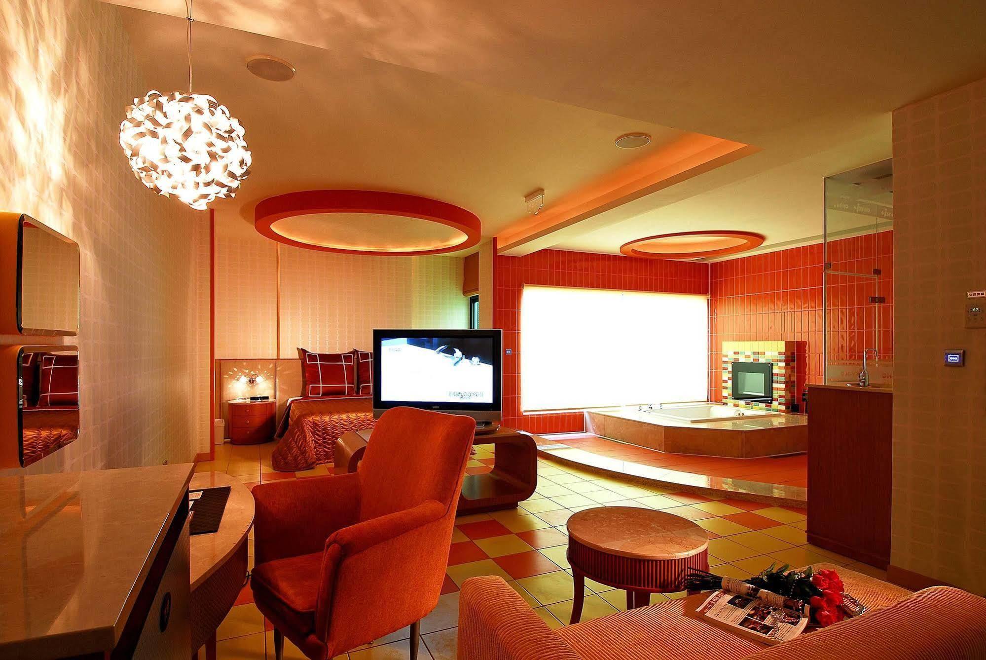 All-Ur Boutique Motel -Chia Yi Branch Chiayi Extérieur photo